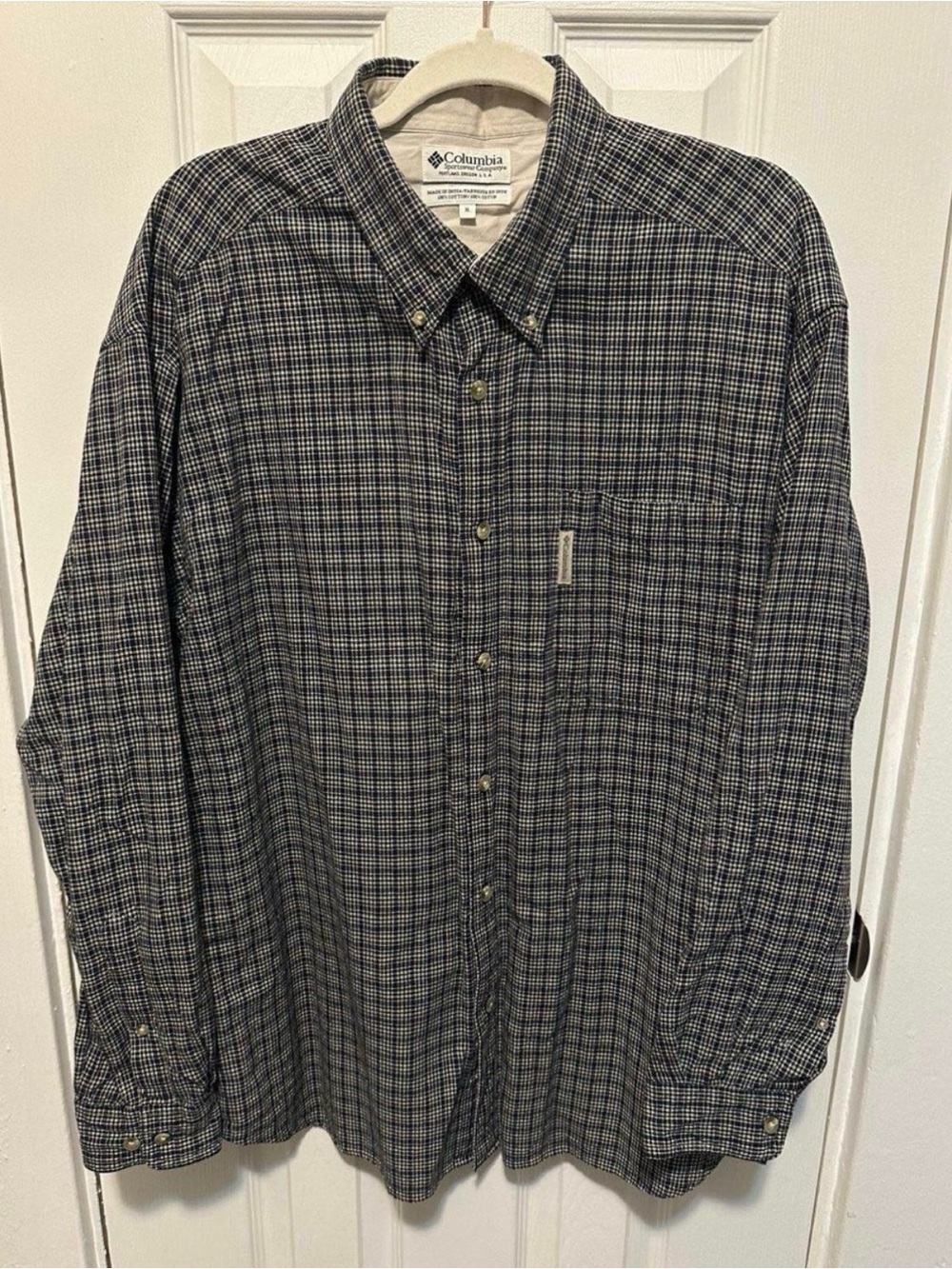 Men’s Columbia XL Navy Gray Plaid 100% Cotton Button Down Shirt